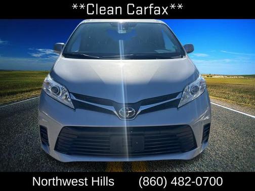 2018 Toyota Sienna LE