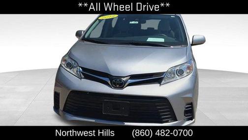 2018 Toyota Sienna LE