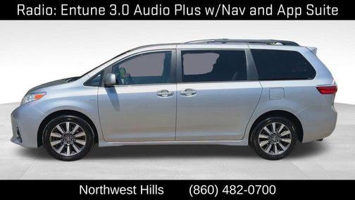 2018 Toyota Sienna LE