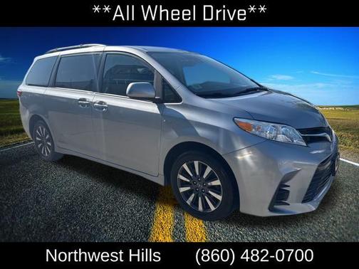 2018 Toyota Sienna LE