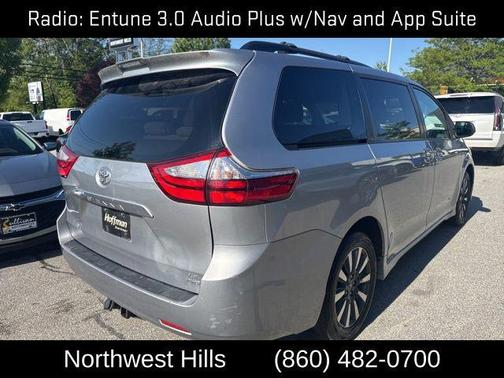 2018 Toyota Sienna LE