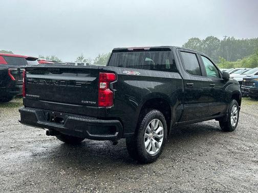 2025 Chevrolet Silverado 1500 Custom