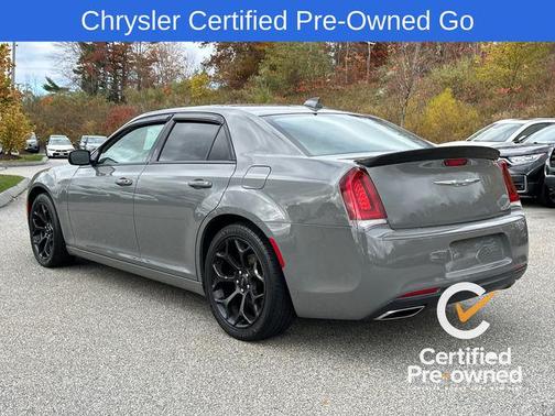 2018 Chrysler 300 Touring