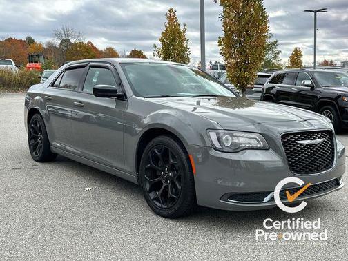 2018 Chrysler 300 Touring