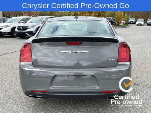 2018 Chrysler 300 Touring