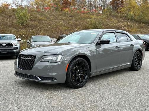 2018 Chrysler 300 Touring