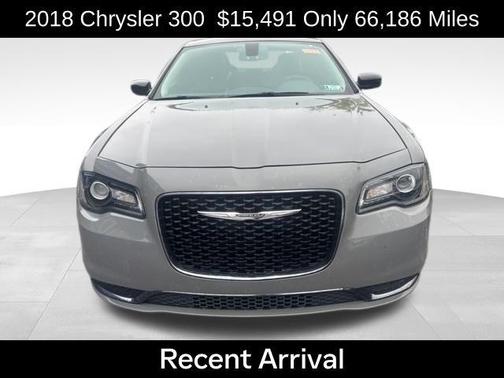 2018 Chrysler 300 Touring