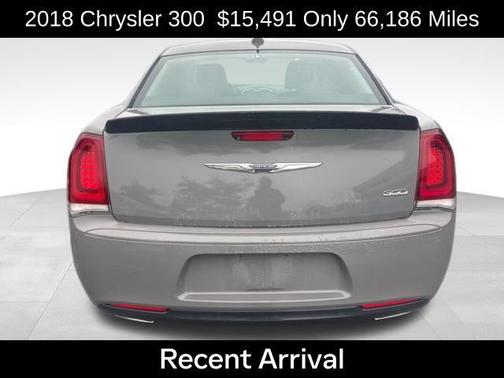 2018 Chrysler 300 Touring