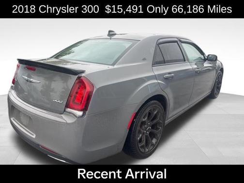 2018 Chrysler 300 Touring