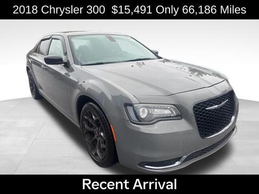 2018 Chrysler 300 Touring