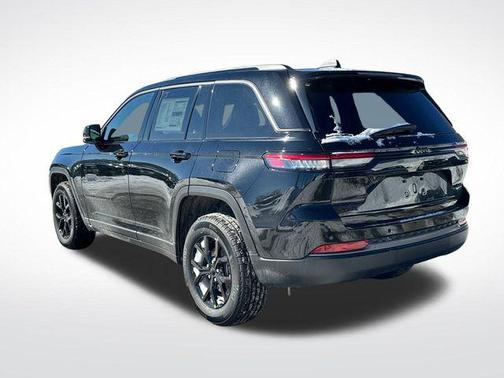 2026 Jeep Grand Cherokee Altitude
