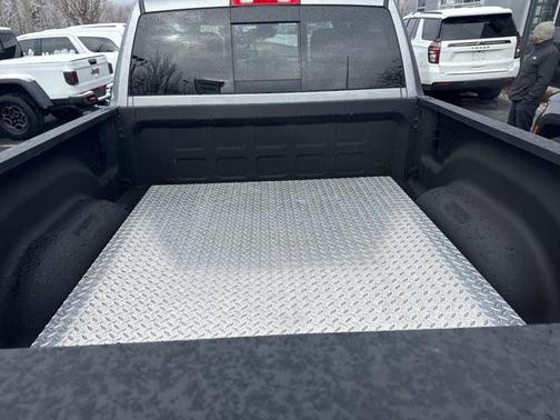 2022 RAM 2500 Tradesman Crew Cab 4x4 6'4' Box