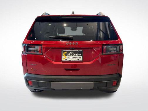 Red Hot Pearlcoat 2026 Jeep Cherokee Laredo 4x4