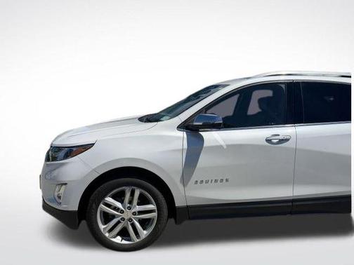 Iridescent Pearl Tricoat 2018 Chevrolet Equinox Premier