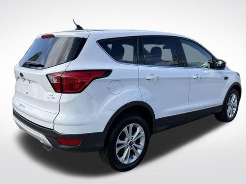 Oxford White 2019 Ford Escape SE