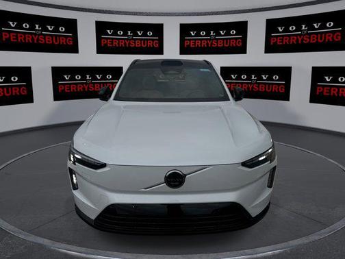 2025 Volvo EX90 Twin Motor Plus