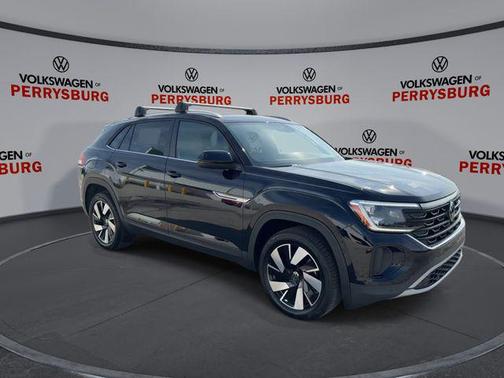 deep black pearl 2026 Volkswagen Atlas Cross Sport 2.0T SE w/Technology 4MOTION