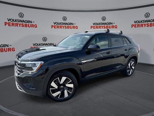 deep black pearl 2026 Volkswagen Atlas Cross Sport 2.0T SE w/Technology 4MOTION