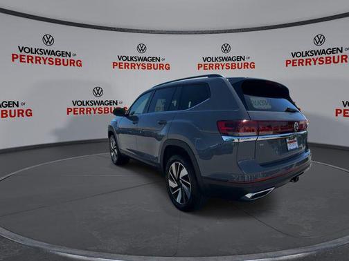 Pure Gray 2026 Volkswagen Atlas 2.0T SE w/Technology 4MOTION
