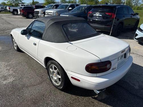 White 1996 Mazda MX-5 Miata Base