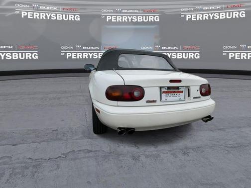 White 1996 Mazda MX-5 Miata Base
