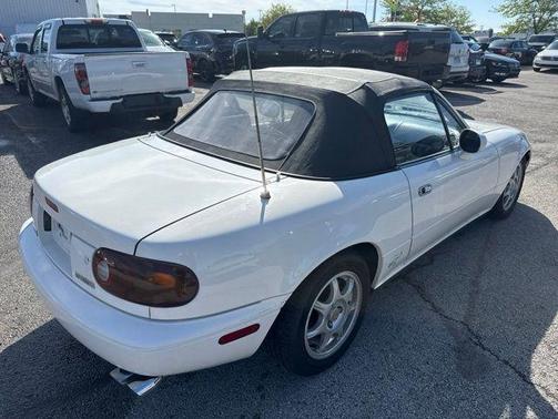 White 1996 Mazda MX-5 Miata Base