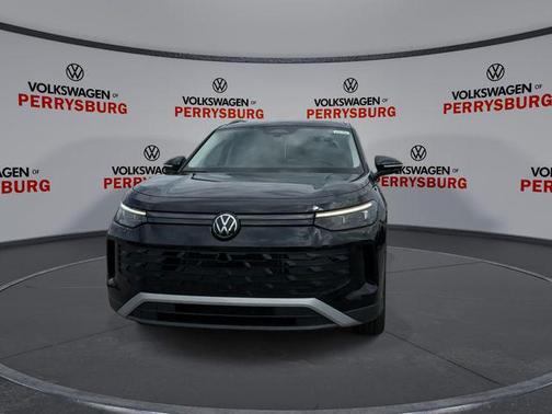 Deep Black Pearl 2026 Volkswagen Tiguan 2.0T SE 4MOTION