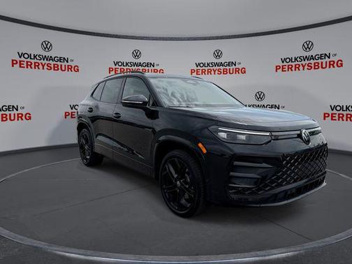 deep black pearl 2026 Volkswagen Tiguan 2.0T SE R-Line Black 4MOTION