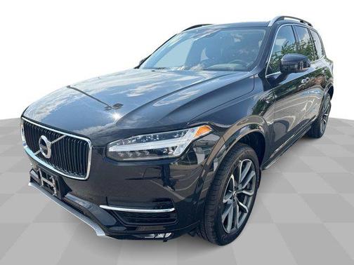 2017 Volvo XC90 T6 Momentum