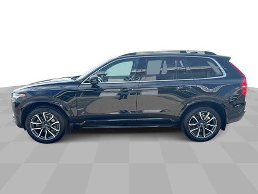 2017 Volvo XC90 T6 Momentum