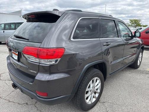 Granite Crystal Metallic Clearcoat 2015 Jeep Grand Cherokee Laredo