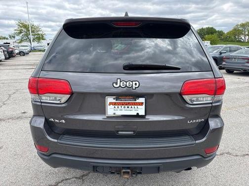Granite Crystal Metallic Clearcoat 2015 Jeep Grand Cherokee Laredo