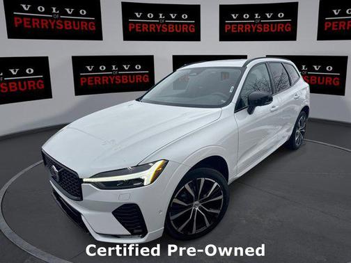 2023 Volvo XC60 Plus Dark Theme