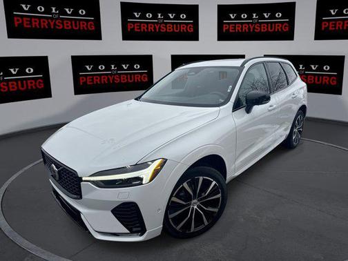 2023 Volvo XC60 Plus Dark Theme