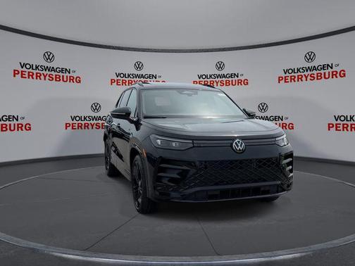 deep black pearl 2026 Volkswagen Tiguan 2.0T SE R-Line Black