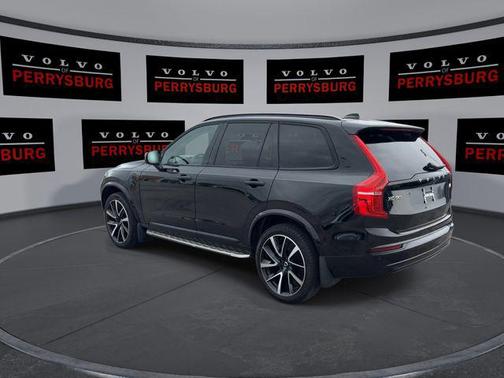 Onyx Black Metallic 2023 Volvo XC90 Recharge Plug-In Hybrid T8 Ultimate Dark Theme 7-Seater