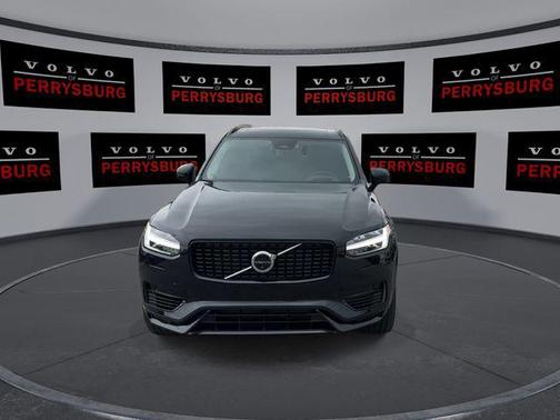 Onyx Black Metallic 2023 Volvo XC90 Recharge Plug-In Hybrid T8 Ultimate Dark Theme 7-Seater