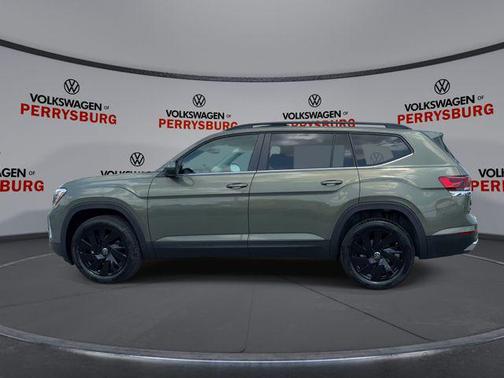 Avocado Green Pearl 2026 Volkswagen Atlas 2.0T SE w/Technology 4MOTION