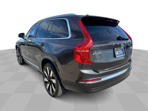 2023 Volvo XC90 Recharge Plug-In Hybrid T8 Ultimate Bright Theme 7-Seater