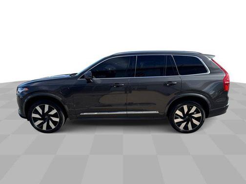 2023 Volvo XC90 Recharge Plug-In Hybrid T8 Ultimate Bright Theme 7-Seater