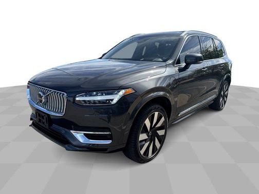 2023 Volvo XC90 Recharge Plug-In Hybrid T8 Ultimate Bright Theme 7-Seater