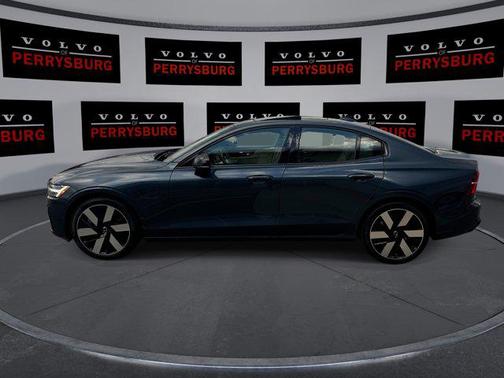 2024 Volvo S60 Recharge Plug-In Hybrid T8 Plus Dark Theme