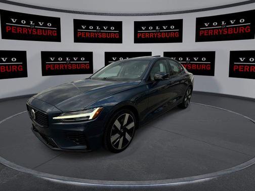 2024 Volvo S60 Recharge Plug-In Hybrid T8 Plus Dark Theme