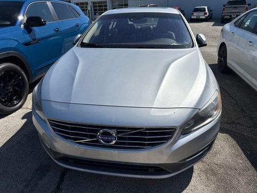 Bright Silver Metallic 2017 Volvo S60 Inscription T5