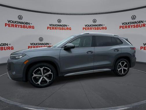 platinum gray metallic 2026 Volkswagen Tiguan 2.0T SE