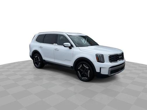 Glacial White Pearl 2023 Kia Telluride S