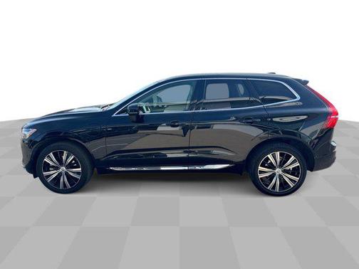 2023 Volvo XC60 Recharge Plug-In Hybrid T8 Plus Bright Theme