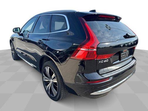 2023 Volvo XC60 Recharge Plug-In Hybrid T8 Plus Bright Theme