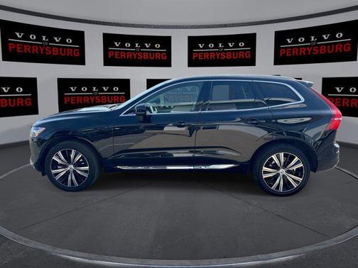 2023 Volvo XC60 Recharge Plug-In Hybrid T8 Plus Bright Theme