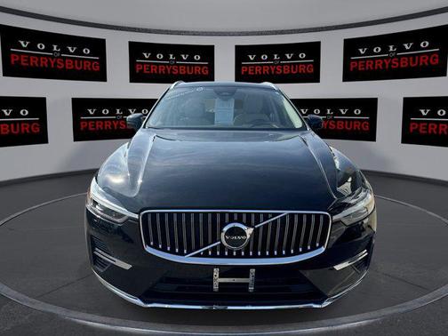 2023 Volvo XC60 Recharge Plug-In Hybrid T8 Plus Bright Theme
